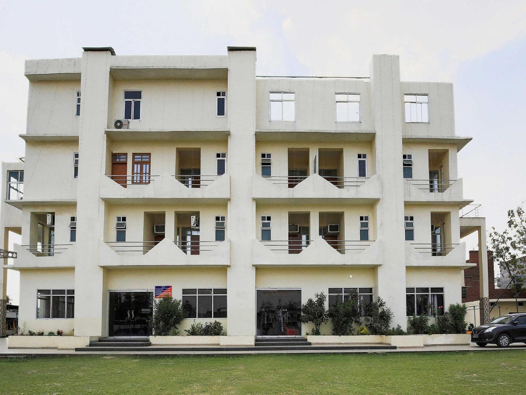 Oyo Flagship 37109 Mangalam Guest House Chinhat Εξωτερικό φωτογραφία