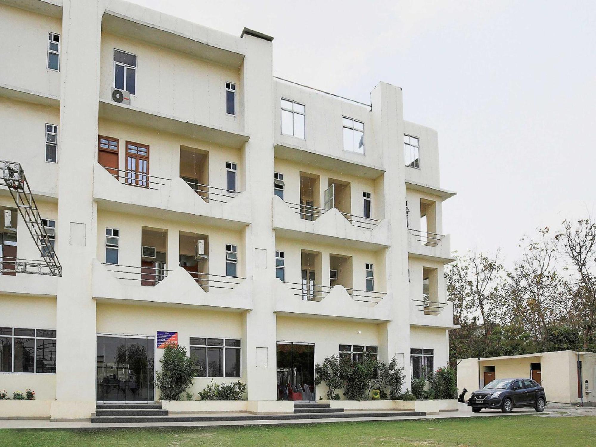 Oyo Flagship 37109 Mangalam Guest House Chinhat Εξωτερικό φωτογραφία